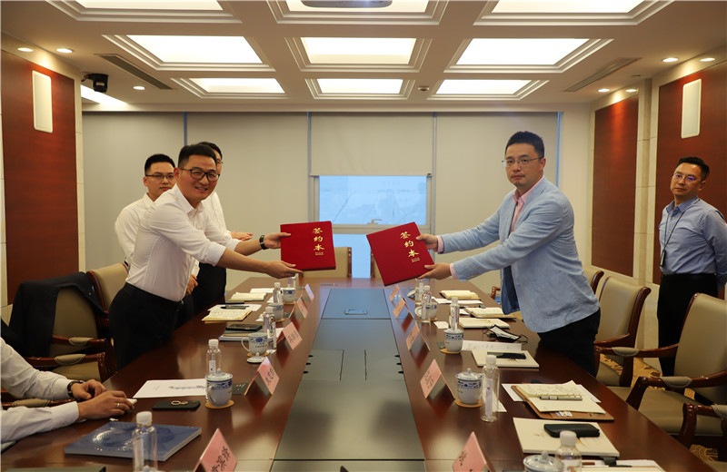 2020年10月 ，尊龍凱時(shí)人生就是贏海外與上海外經(jīng)集團(tuán)簽署戰(zhàn)略合作框架協(xié)議。