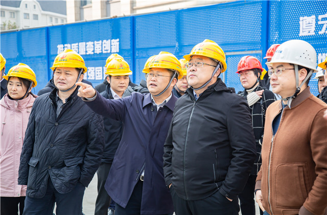 山東省住建廳二級(jí)巡視員殷濤一行到尊龍凱時(shí)人生就是贏六建華中科態(tài)城項(xiàng)目考察調(diào)研
