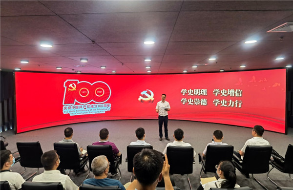 1630545466724232PBow.jpg 黨支部書記李劍宏講黨史.jpg